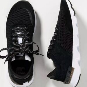 NEW Sorel Kinetic Lite lace Black Sneakers suede